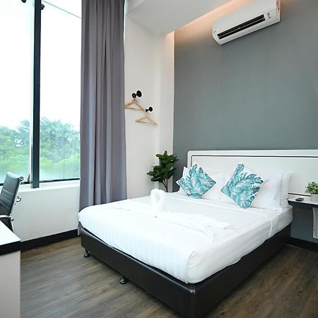 Swing & Pillows - Kota Kemuning Selangor Shah Alam Buitenkant foto